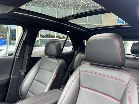Used 2023 Chevrolet Equinox RS w/ RS Leather Package AWD/4WD image 16