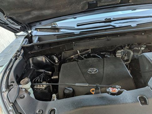 Used 2019 Toyota Highlander SE image 24