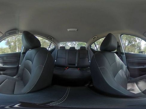Used 2025 Nissan Altima 2.5 SV FWD image 39