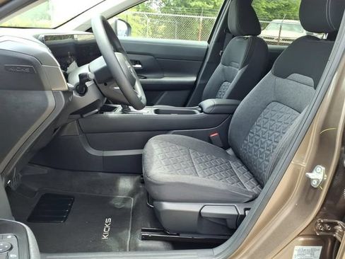 Used 2025 Nissan Kicks SV FWD image 10