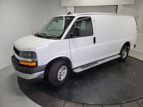 Used 2024 Chevrolet Express 2500 w/ Driver Convenience Package RWD image 3