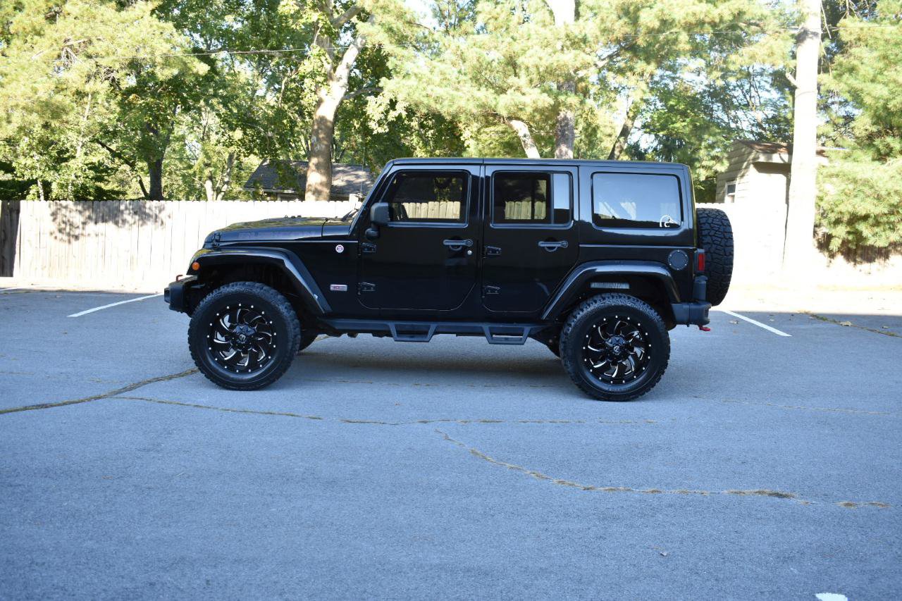 Used 2013 Jeep Wrangler Unlimited Rubicon AWD/4WD image 3