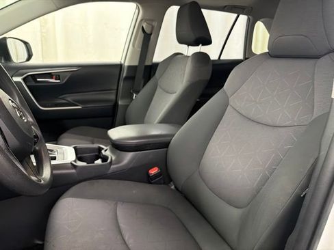 Used 2019 Toyota RAV4 XLE w/ Convenience Package AWD/4WD image 9