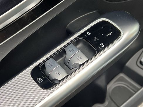 New 2026 Mercedes-Benz GLC 300 4MATIC image 13