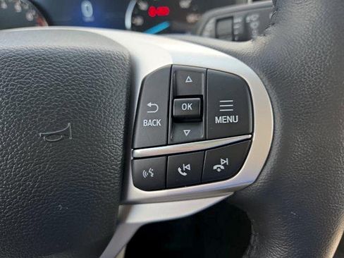 Used 2023 Ford Explorer XLT w/ Equipment Group 202A AWD/4WD image 15