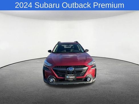 Used 2024 Subaru Outback Premium AWD/4WD image 3