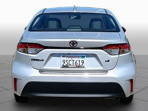 Used 2025 Toyota Corolla LE w/ LE Premium Package FWD image 4