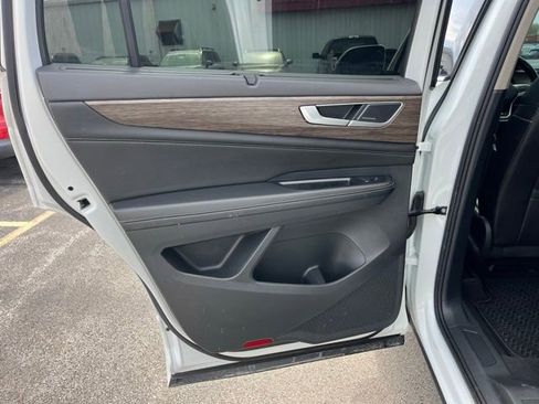 Used 2024 Volkswagen Atlas SEL Premium R-Line image 37