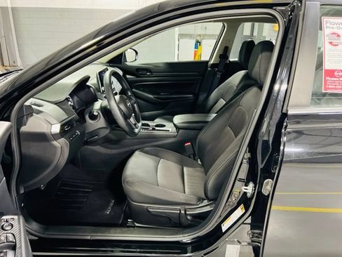 Used 2025 Nissan Altima 2.5 S FWD image 21