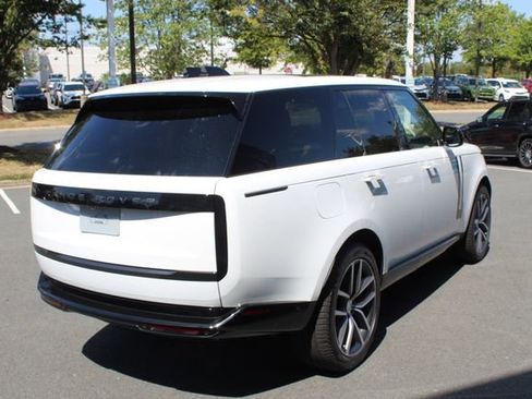 New 2025 Land Rover Range Rover SE image 2