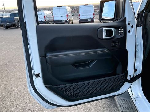 Used 2023 Jeep Wrangler Sahara w/ Cold Weather Group image 20