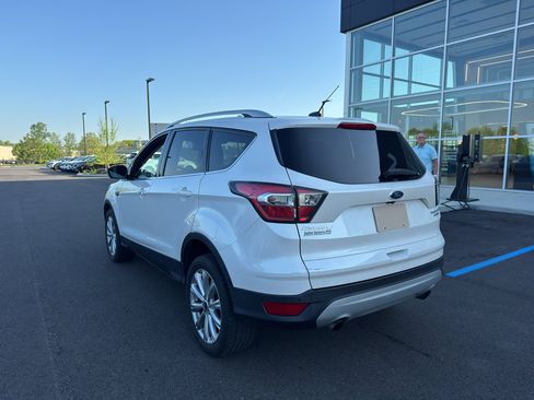 Used 2017 Ford Escape Titanium w/ Equipment Group 301A AWD/4WD image 8