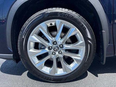 Used 2022 Toyota Highlander Limited AWD/4WD image 12