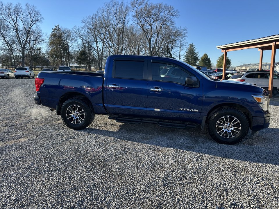 Used 2021 Nissan Titan 4x4 Crew Cab image 4