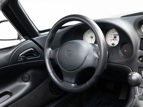 Used 2002 Dodge Viper RT/10 image 12