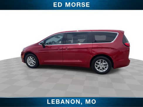 Used 2025 Chrysler Pacifica Select FWD image 6