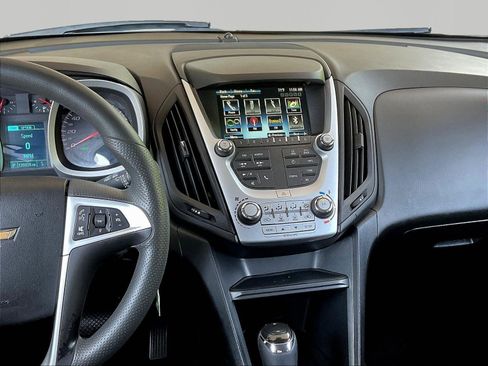 Used 2017 Chevrolet Equinox LT FWD image 9