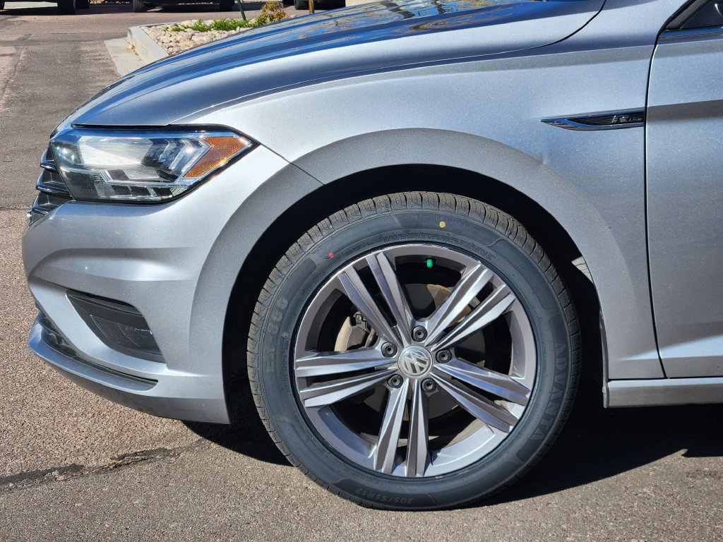 Used 2019 Volkswagen Jetta R-Line w/ R-Line Cold Weather Package FWD image 9