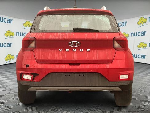 Used 2023 Hyundai Venue Limited image 5
