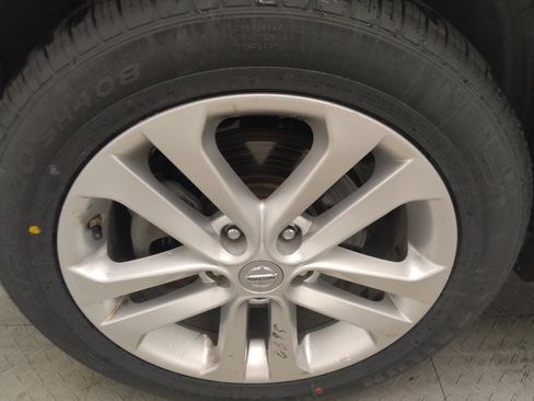 Used 2017 Nissan Juke S FWD image 31
