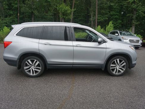Used 2017 Honda Pilot Elite image 25