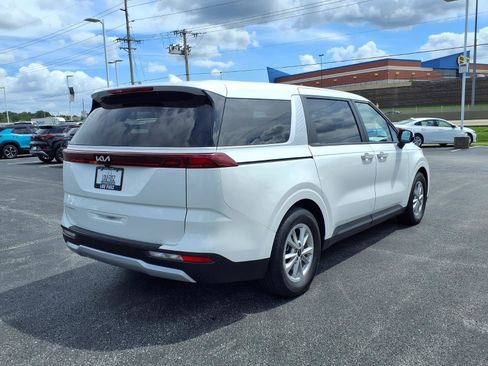 Used 2024 Kia Carnival LX FWD image 28