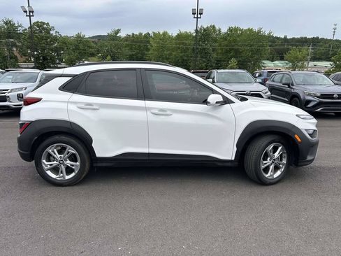 Used 2022 Hyundai Kona SEL w/ Convenience Package FWD image 2
