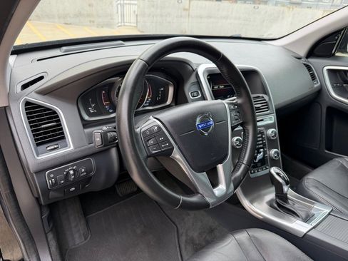 Used 2016 Volvo XC60 T5 Premier image 10
