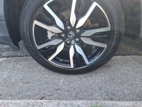 Used 2019 Honda Pilot Touring image 34