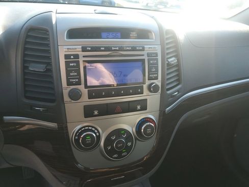 Used 2011 Hyundai Santa Fe GLS image 18