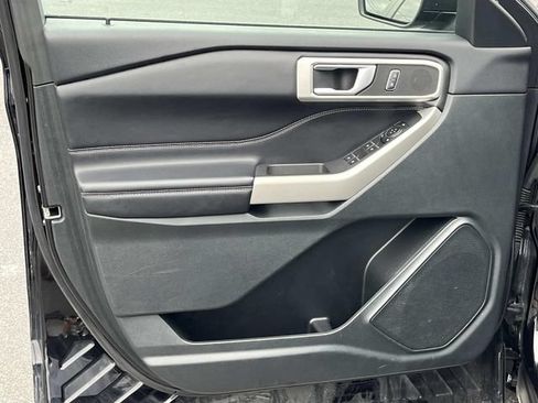 Used 2023 Ford Explorer XLT w/ Class IV Trailer Tow Package AWD/4WD image 27