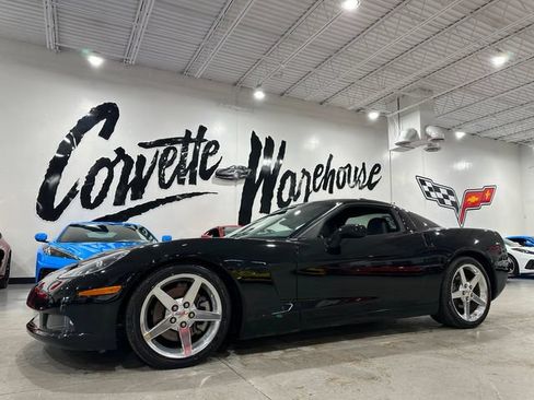 Used 2005 Chevrolet Corvette Coupe w/ Preferred Equipment Group RWD image 30