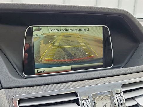 Used 2014 Mercedes-Benz E 550 4MATIC Sedan image 17