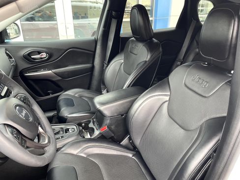 Used 2022 Jeep Cherokee Latitude Lux w/ Mopar Interior Package image 11