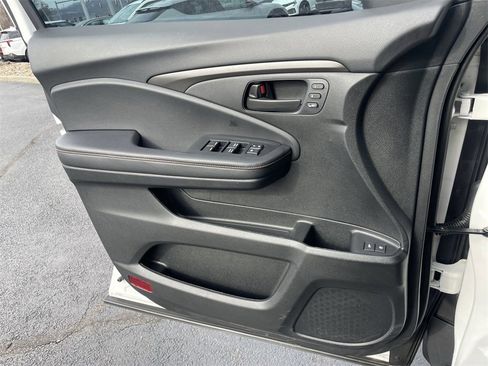 Used 2025 Honda Passport TrailSport image 21