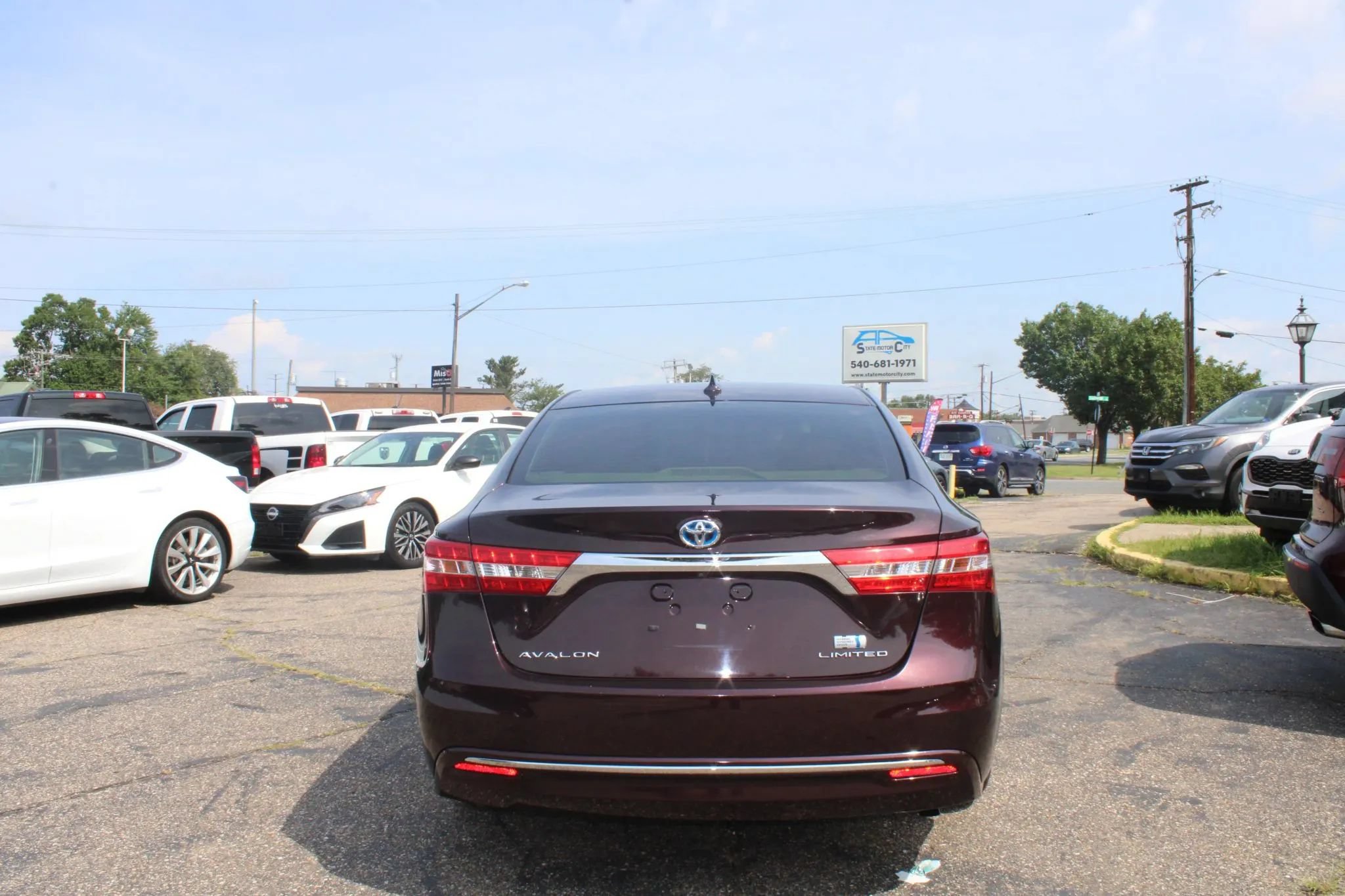 Used 2013 Toyota Avalon Limited FWD image 6