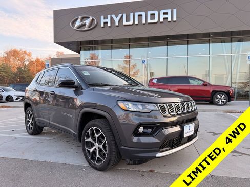 Used 2024 Jeep Compass Limited image 1