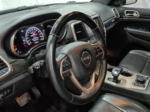 Used 2014 Jeep Grand Cherokee Overland w/ Mopar Chrome Edition Group image 11