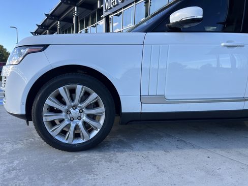 Used 2017 Land Rover Range Rover Supercharged image 9