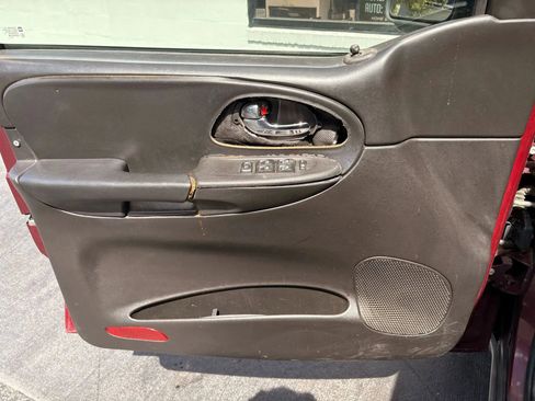 Used 2005 Chevrolet TrailBlazer LT image 10