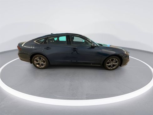 Used 2024 Honda Accord EX image 9