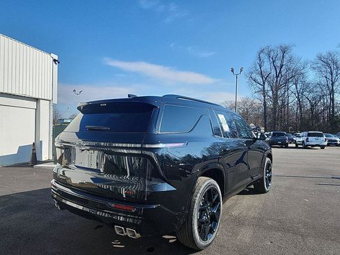 New 2026 Chevrolet Traverse RS w/ LPO, Floor Liner Package image 5