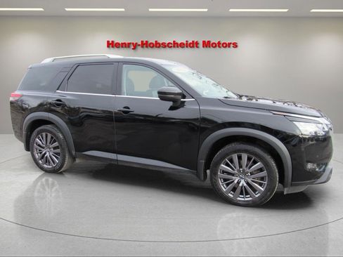 Used 2022 Nissan Pathfinder SL w/ SL Premium Package image 9