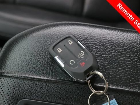 Used 2022 GMC Sierra 3500 Denali w/ Denali Black Diamond Edition AWD/4WD image 3