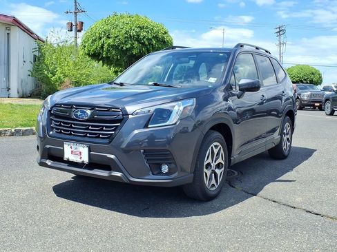 Certified 2024 Subaru Forester Premium AWD/4WD image 3