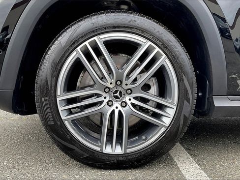 Used 2025 Mercedes-Benz GLS 450 4MATIC image 8