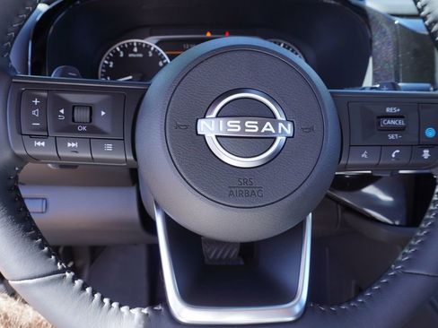 New 2025 Nissan Pathfinder SV image 18