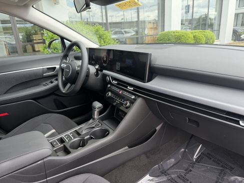 Used 2026 Hyundai Sonata SE FWD image 19