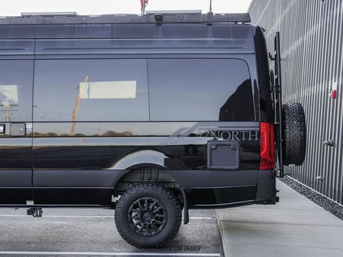 Used 2024 Mercedes-Benz Sprinter 2500 image 5