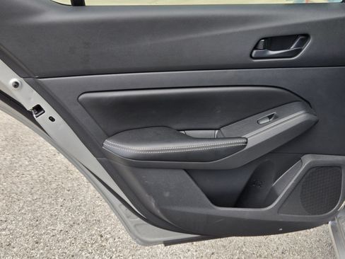 Used 2024 Nissan Altima 2.5 SV FWD image 15